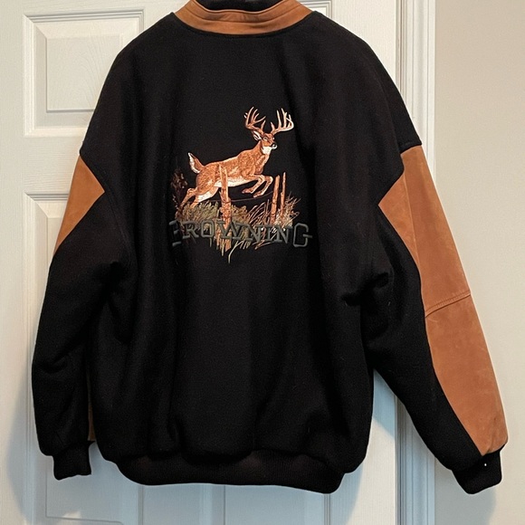 Browning wool stadium jacket Please notice a few tiny spots on leather sleeve. - Picture 2 of 3